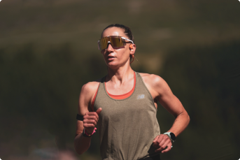 SHOKZ_UK 1_OpenFit_BG_Running_3 11.png