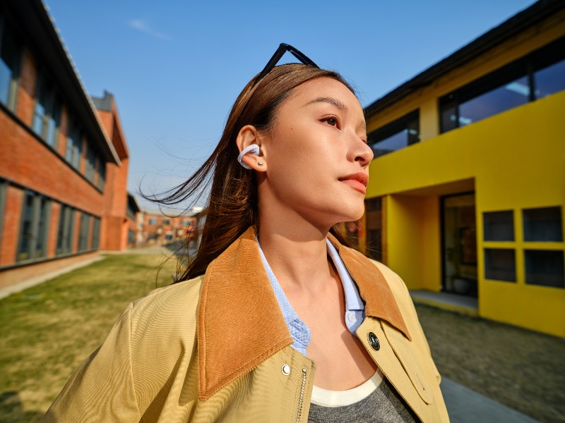 Shokz_OpenDots Air_Lifestyle_PR_023.jpg